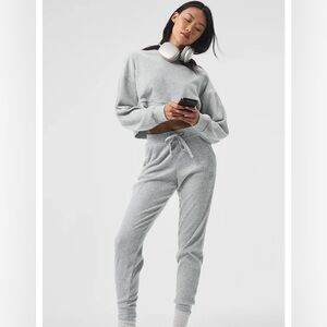 Alo Muse Sweat Set in Grey